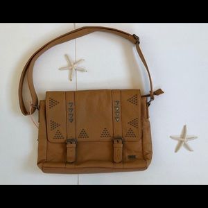 Roxy crossover bag